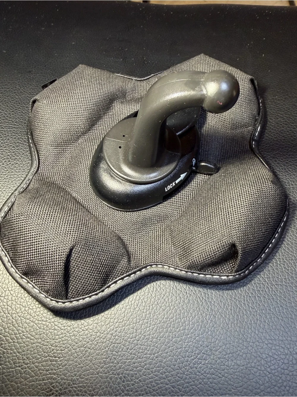 Garmin Black Suction Mount Accessory